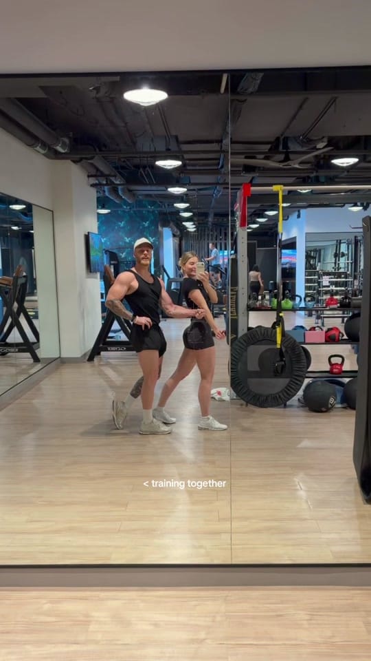 Post 1 by Shi Kremer on TikTok (video)