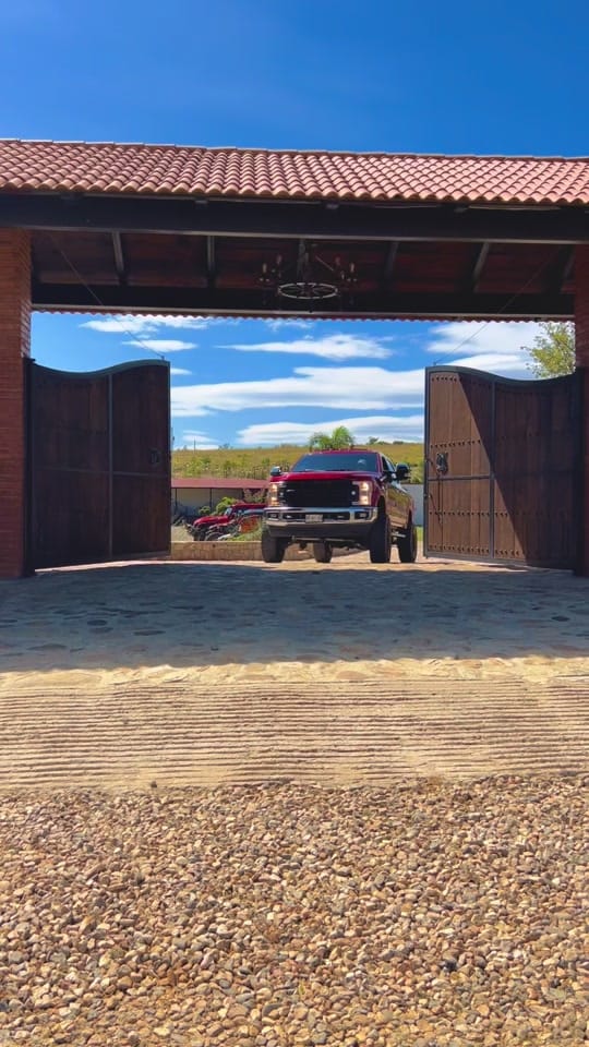 Post 8 by Bladimir Cruz on TikTok (video)