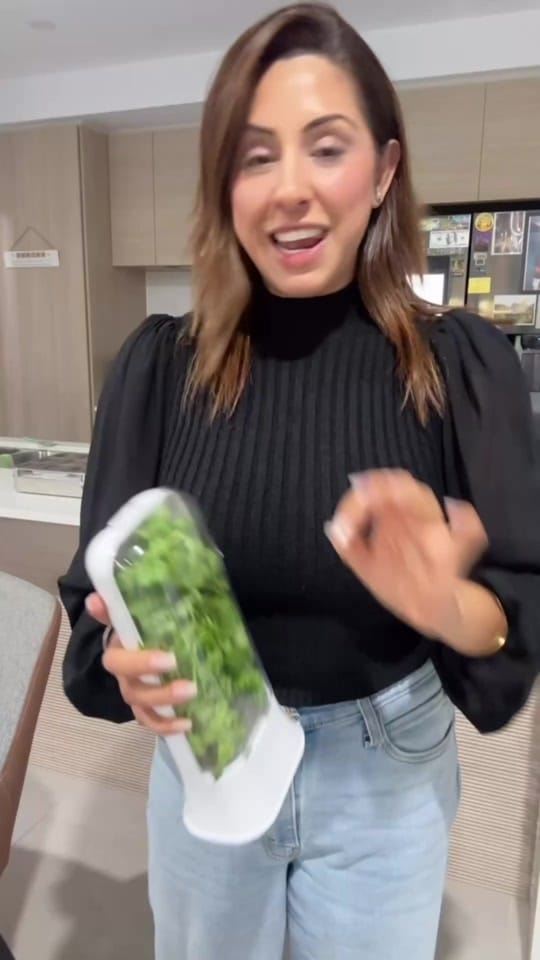Post 2 by Gurleen Kaur on TikTok (video)