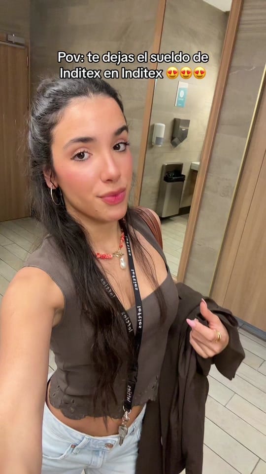 Post 9 by Roo on TikTok (video)