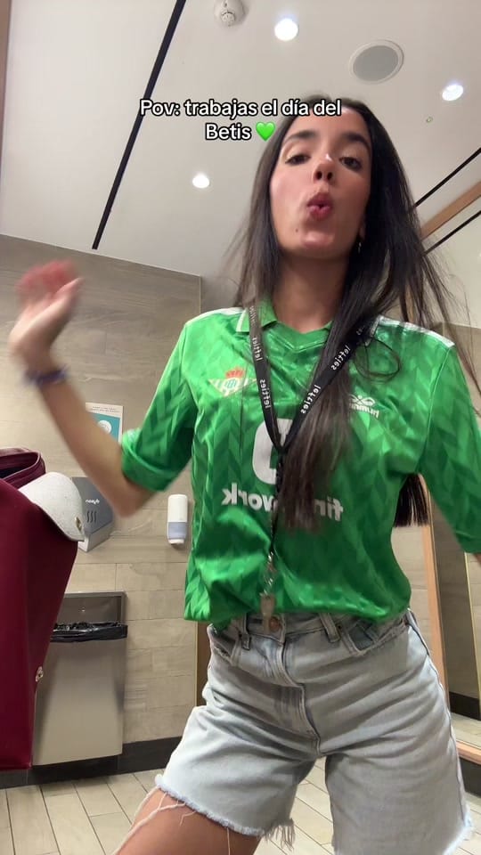 Post 3 by Roo on TikTok (video)