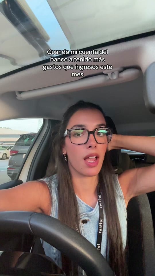 Post 2 by Roo on TikTok (video)