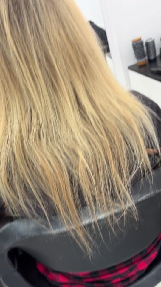 Post 7 by Caro Resk Hair studio on TikTok (video)