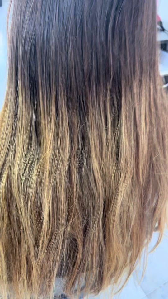 Post 8 by Caro Resk Hair studio on TikTok (video)