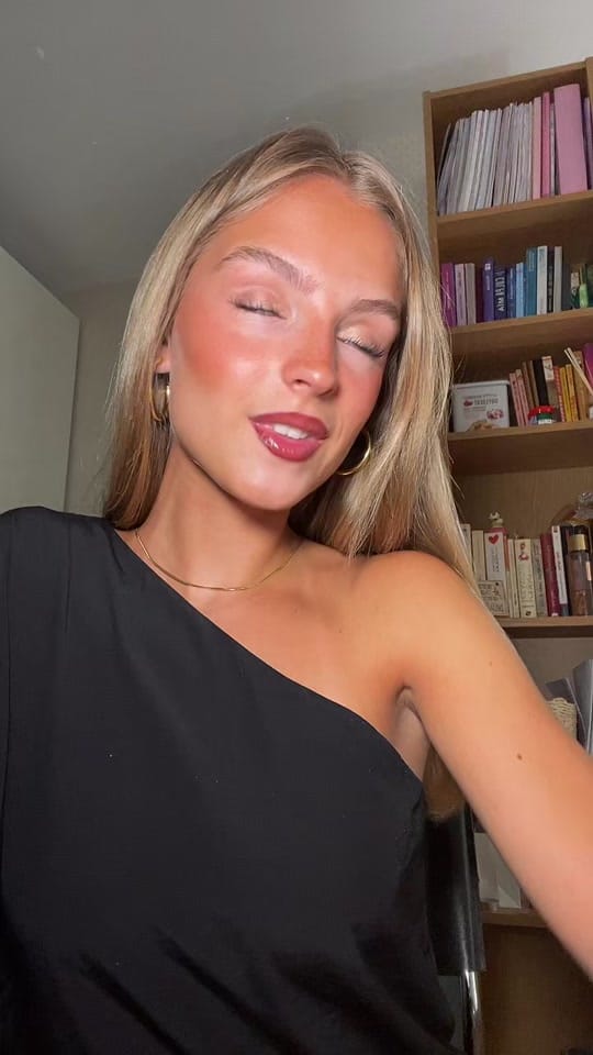 Post 1 by Ana Granado on TikTok (video)