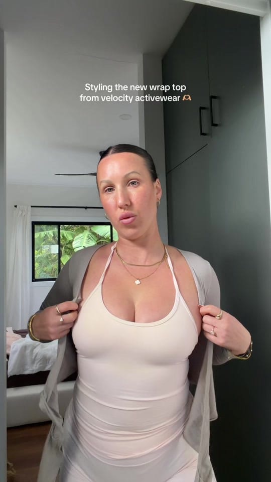 Post 3 by Lindage6 on TikTok (video)