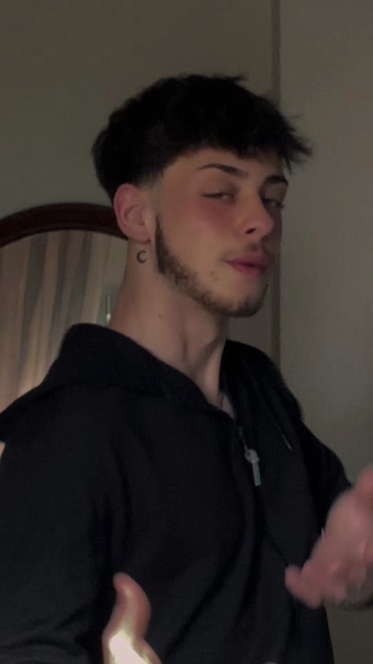 Post 10 by Dani🌙 on TikTok (video)