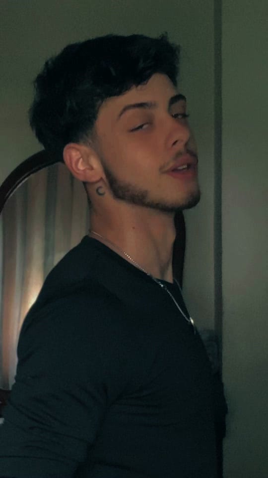 Post 2 by Dani🌙 on TikTok (video)