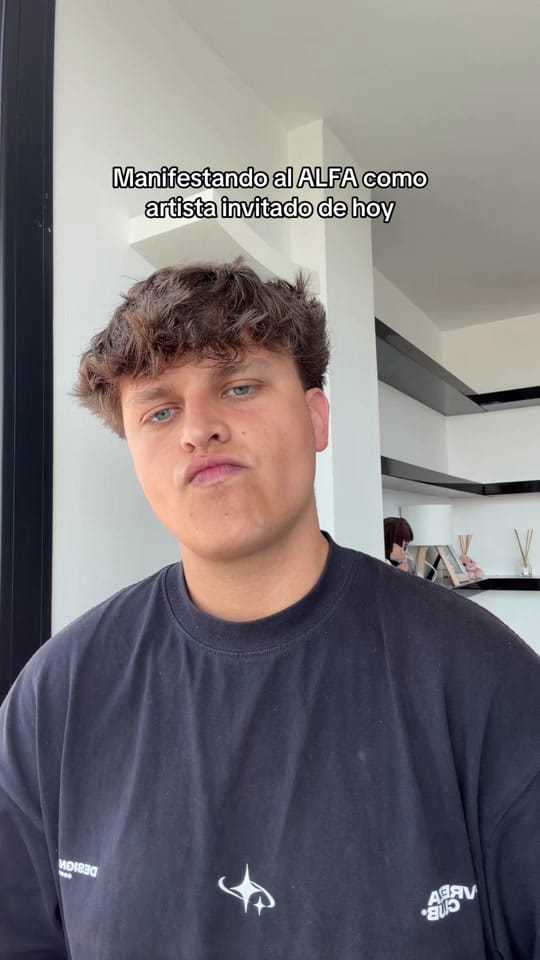 Post 10 by Manu Rivas on TikTok (video)