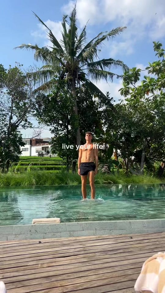 Post 8 by Erik Guniš on TikTok (video)
