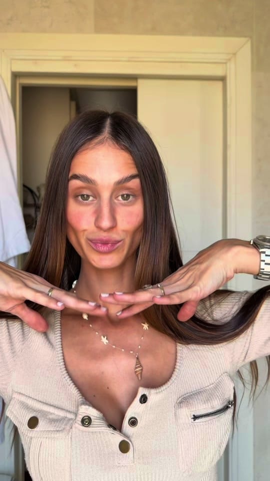 Post 2 by Marina Romero Marques on TikTok (video)