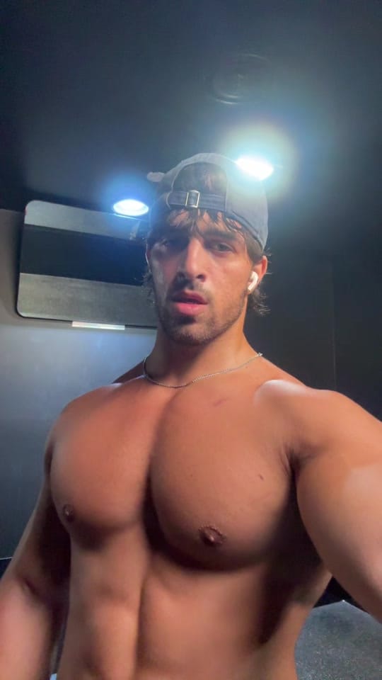 Post 5 by Luke Koumakis on TikTok (video)