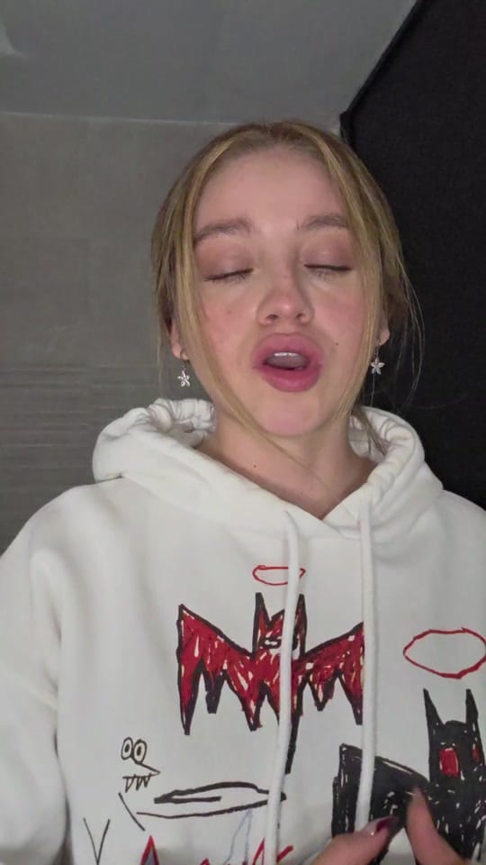 Post 7 by karolsevillaofc on TikTok (video)
