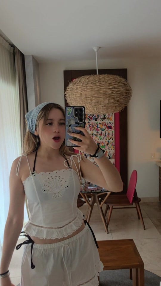 Post 10 by karolsevillaofc on TikTok (video)