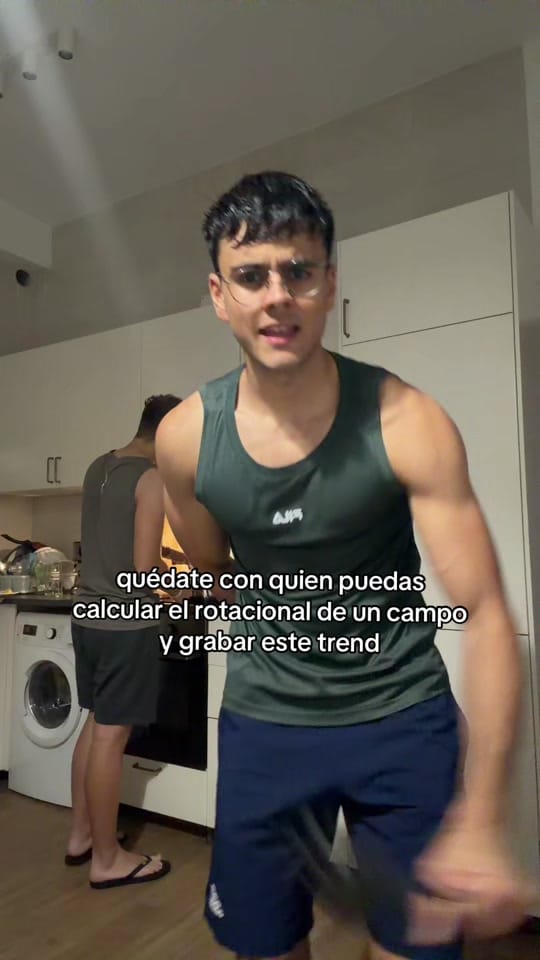 Post 4 by Cristian González on TikTok (video)
