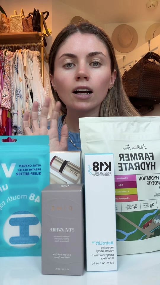 Post 6 by Caroline on TikTok (video)