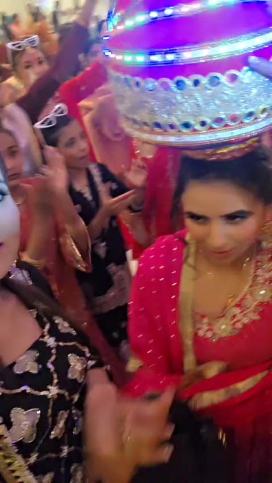 Post 6 by Roop on TikTok (video)