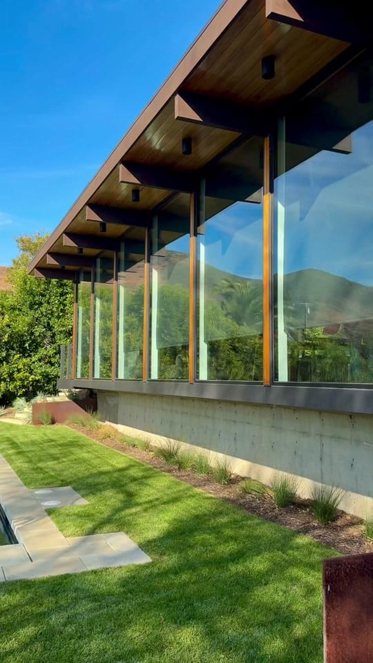 Post 3 by Daria Greenbaum on TikTok (video)