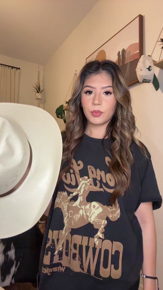 Post 6 by LaYesi♥️ on TikTok (video)