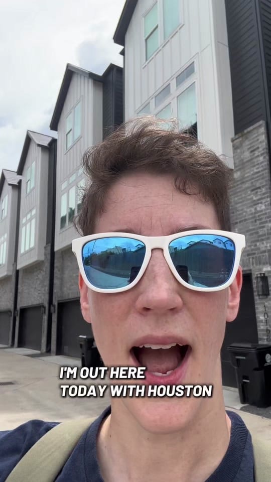 Post 5 by sim booktoks badly on TikTok (video)