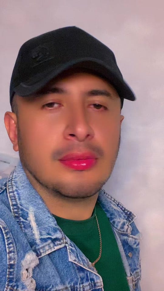 Post 6 by elviejodelsombreron on TikTok (video)