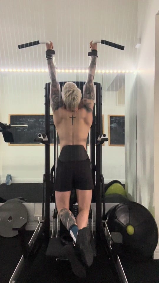 Post 1 by Axel on TikTok (video)