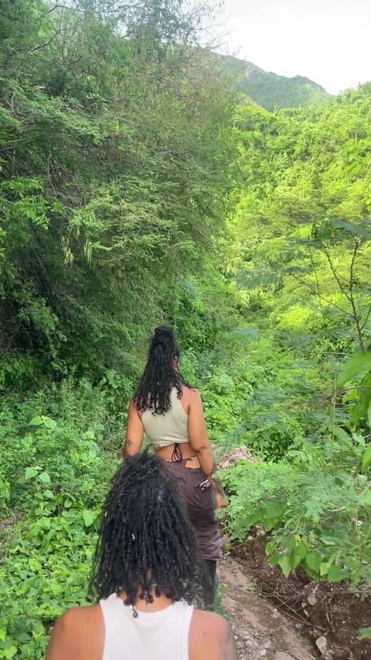 Post 1 by Teamyaadie on TikTok (video)