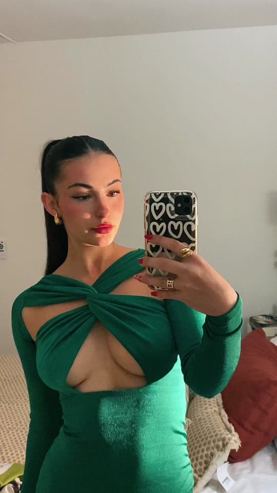 Post 3 by ananavea_🧿 on TikTok (video)