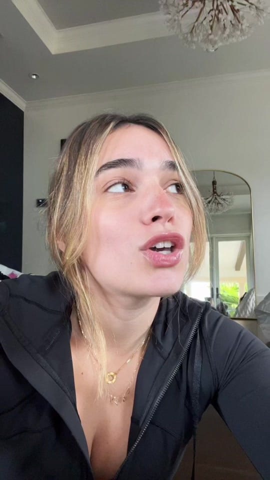 Post 8 by Ivannia Herrera on TikTok (video)