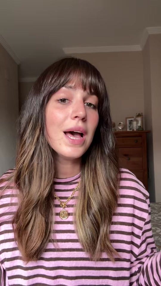 Post 5 by Emi Hupa on TikTok (video)