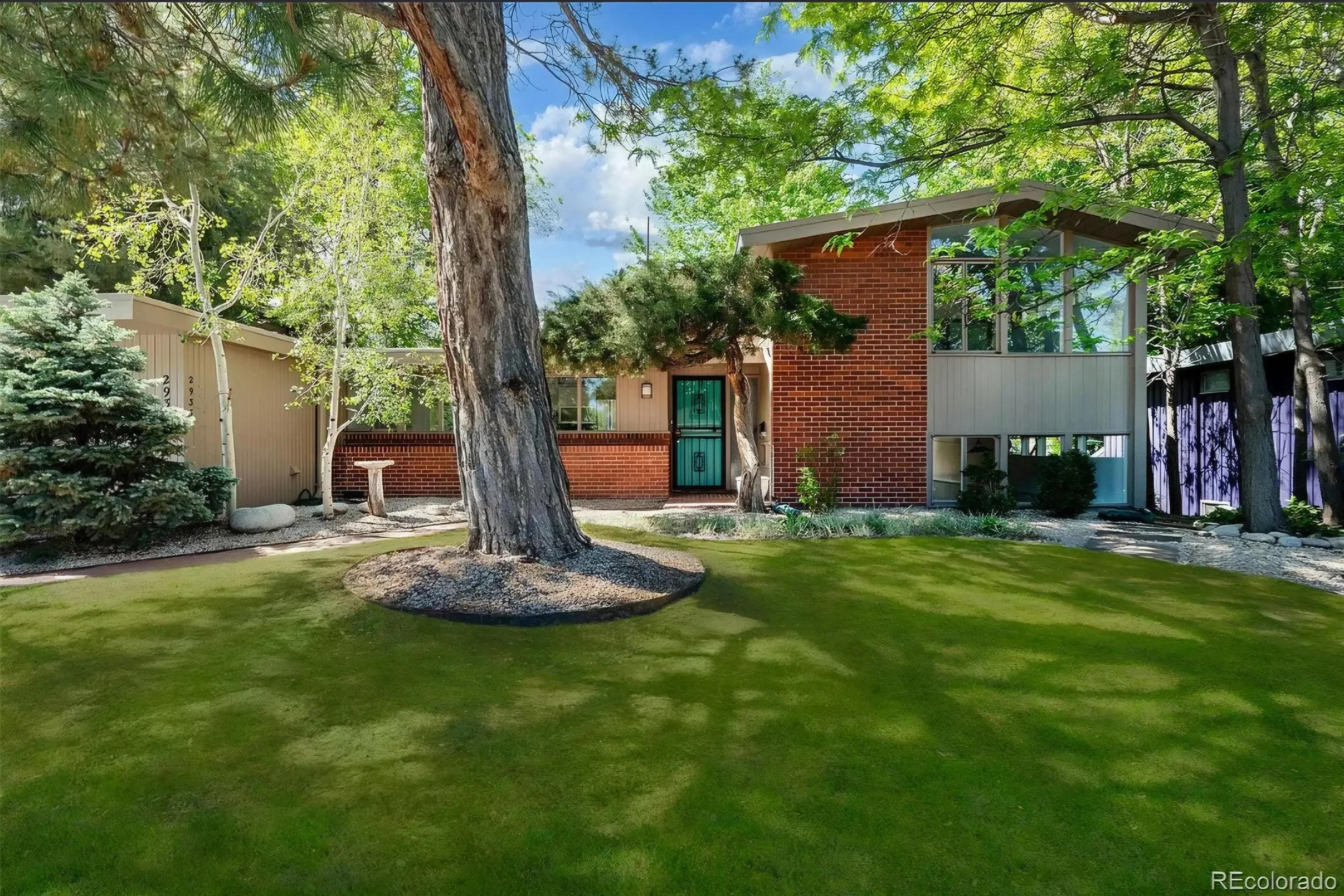 Post 1 by Mid-Century Modern Dream Homes on TikTok (video)