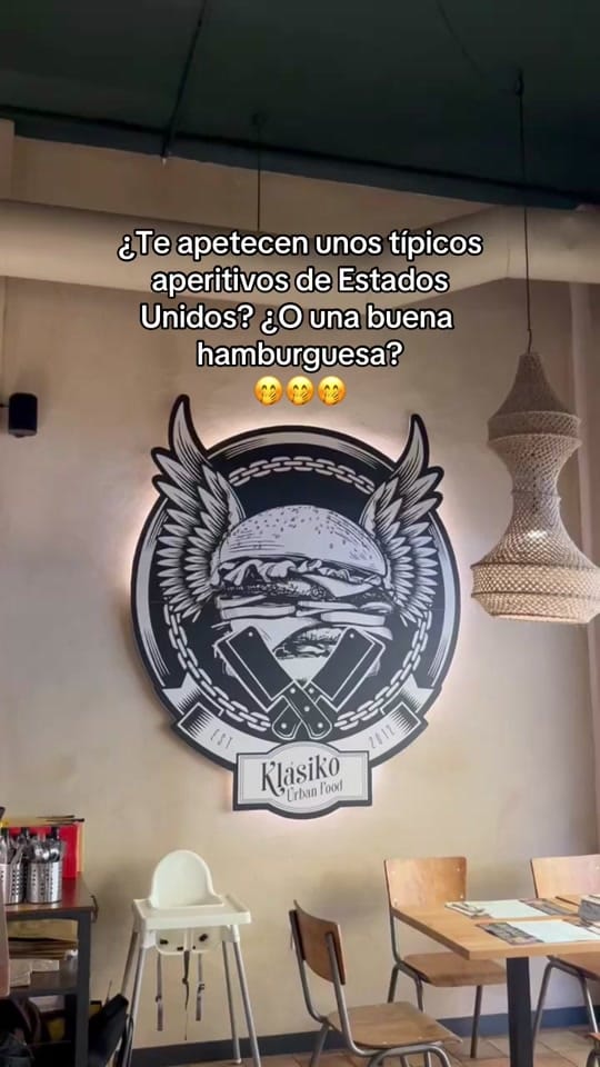 Post 6 by Food Eaters🍔 on TikTok (video)