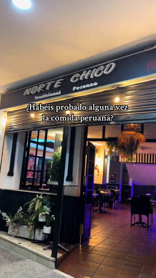 Post 7 by Food Eaters🍔 on TikTok (video)