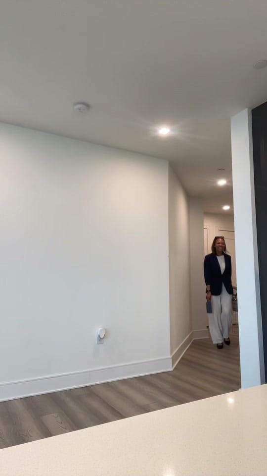 Post 4 by Mel Love on TikTok (video)