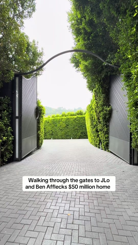 Post 7 by 🔑 Luxe Living | 🏡 Experts on TikTok (video)