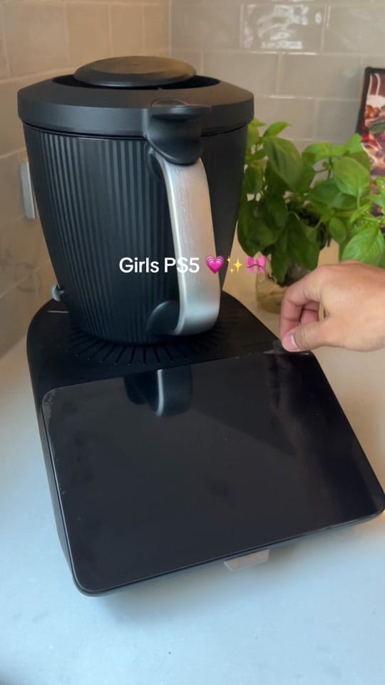 Post 10 by Leanne - Thermomix Consultant on TikTok (video)