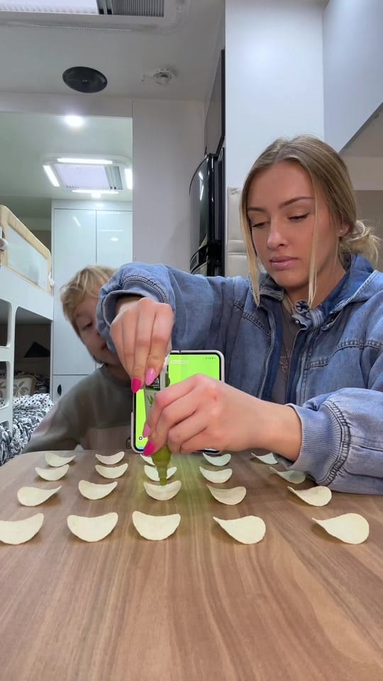 Post 4 by Chloe Dillon on TikTok (video)