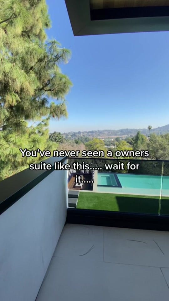 Post 7 by Realtor Boss of LA on TikTok (video)