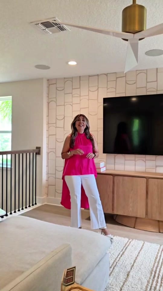 Post 7 by Annelis Leon Bienes Raices on TikTok (video)