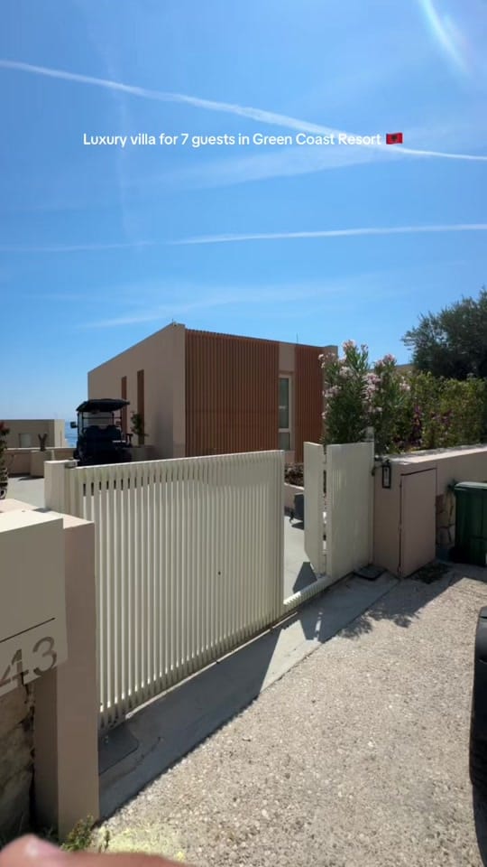 Post 2 by phoenixwavevillas on TikTok (video)