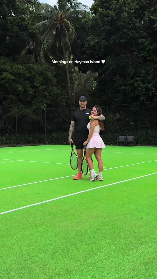 Post 4 by Eva ✈️✨ on TikTok (video)