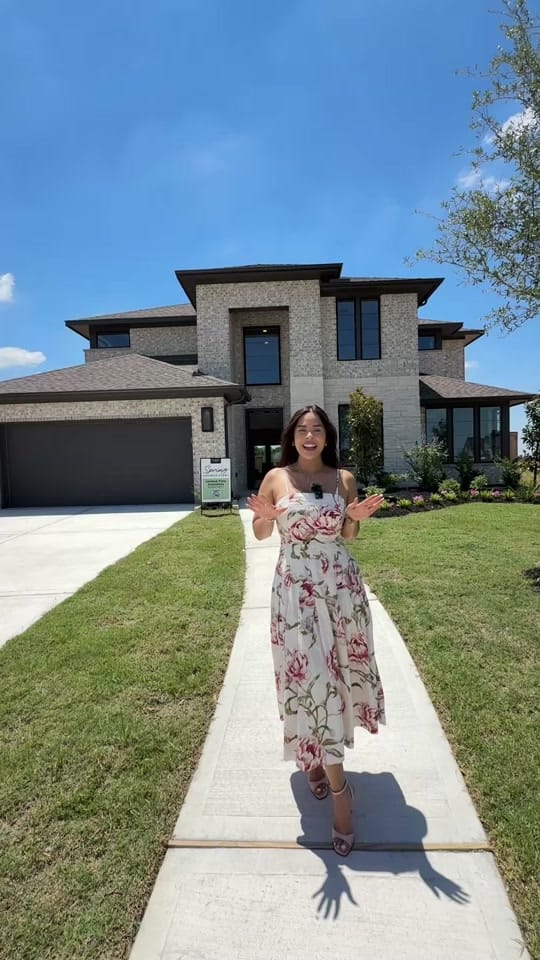 Post 2 by Jennifer Salgado 🏠 on TikTok (video)