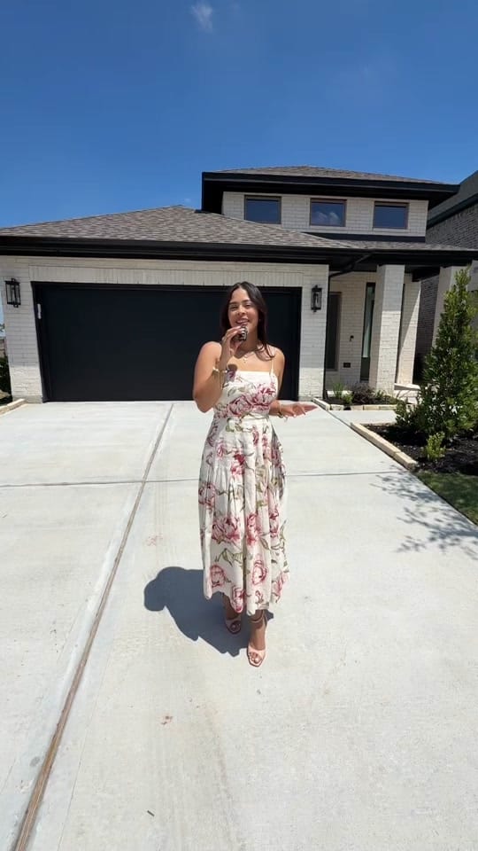 Post 3 by Jennifer Salgado 🏠 on TikTok (video)