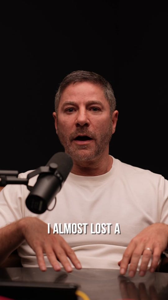 Post 4 by Aaron Kirman on TikTok (video)