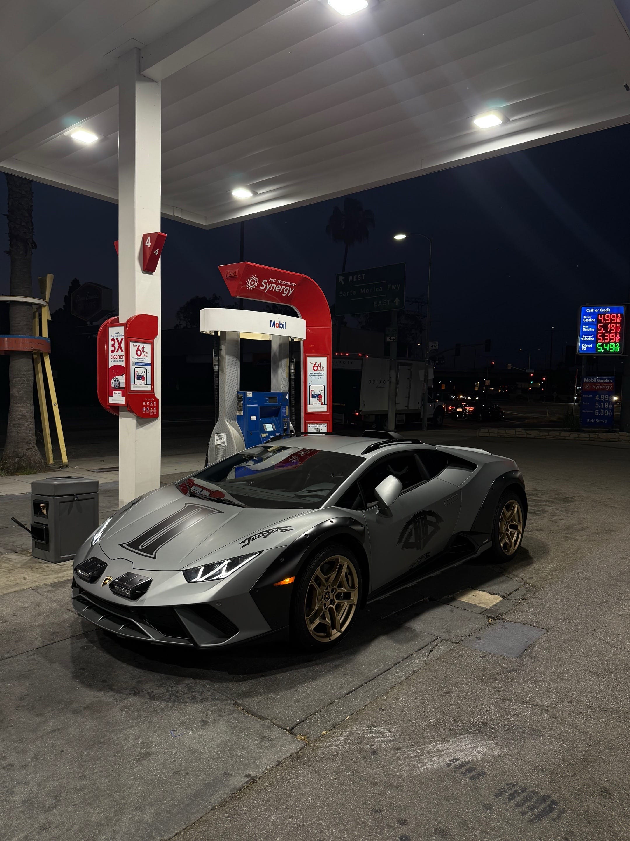 Post 2 by Daevin Sanchez on TikTok (video)