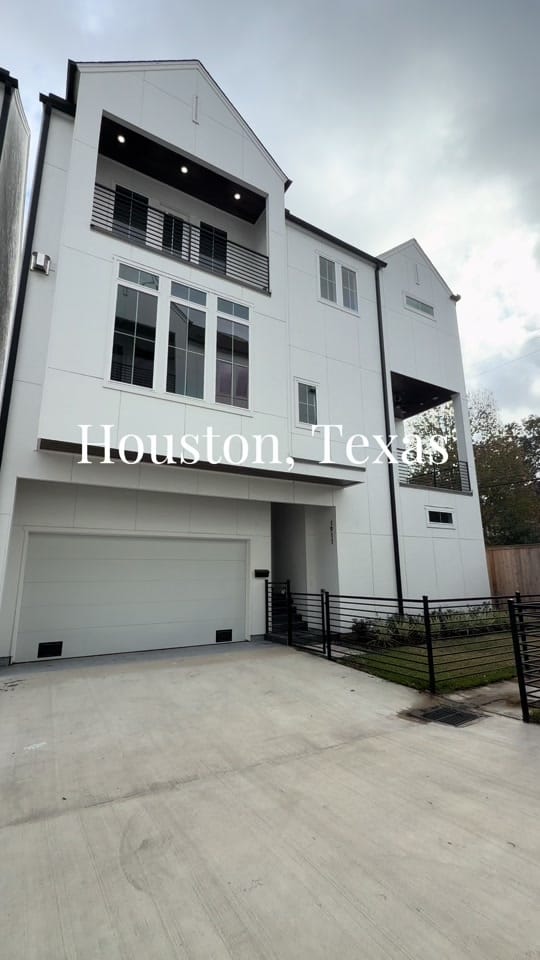 Post 10 by Rayanna | Houston Realtor on TikTok (video)