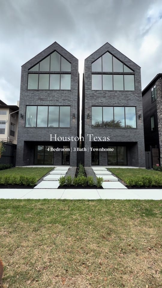 Post 8 by Rayanna | Houston Realtor on TikTok (video)