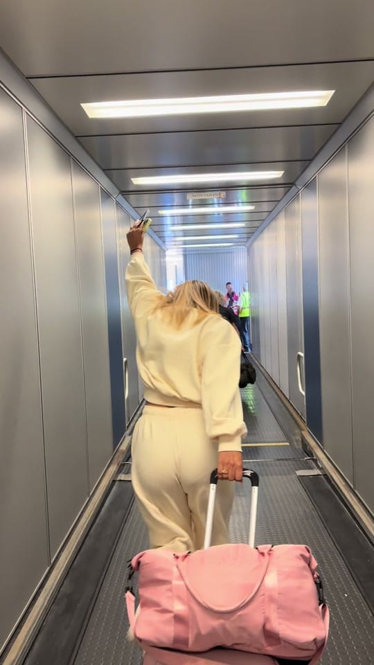 Post 2 by LIS on TikTok (video)