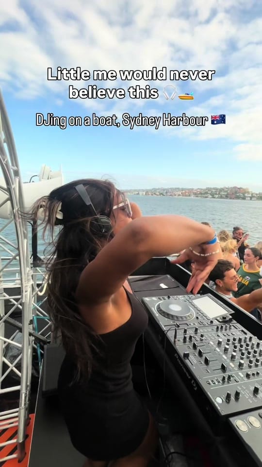 Post 4 by Rochelle Hayden DJ on TikTok (video)