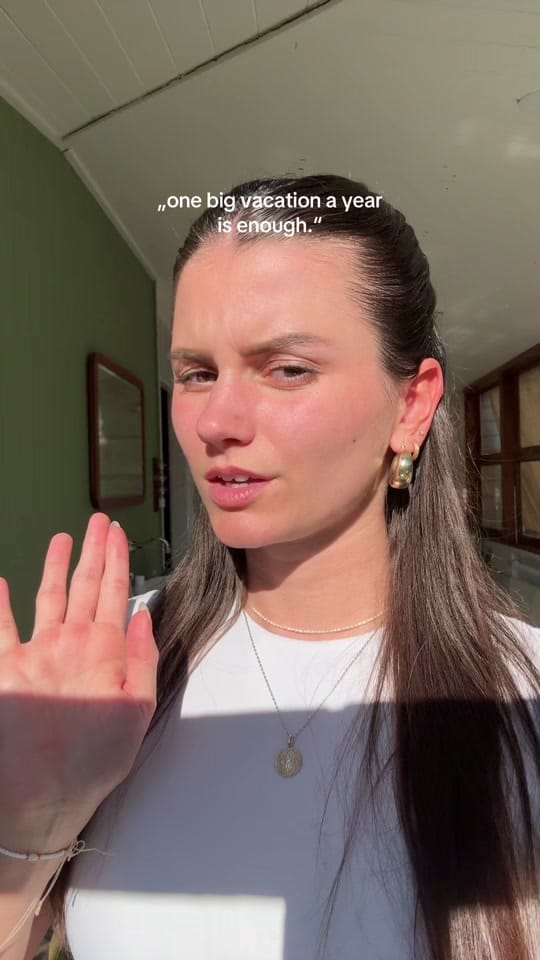 Post 3 by 𝐕𝐚𝐧𝐞𝐲 | travel & UGC on TikTok (video)